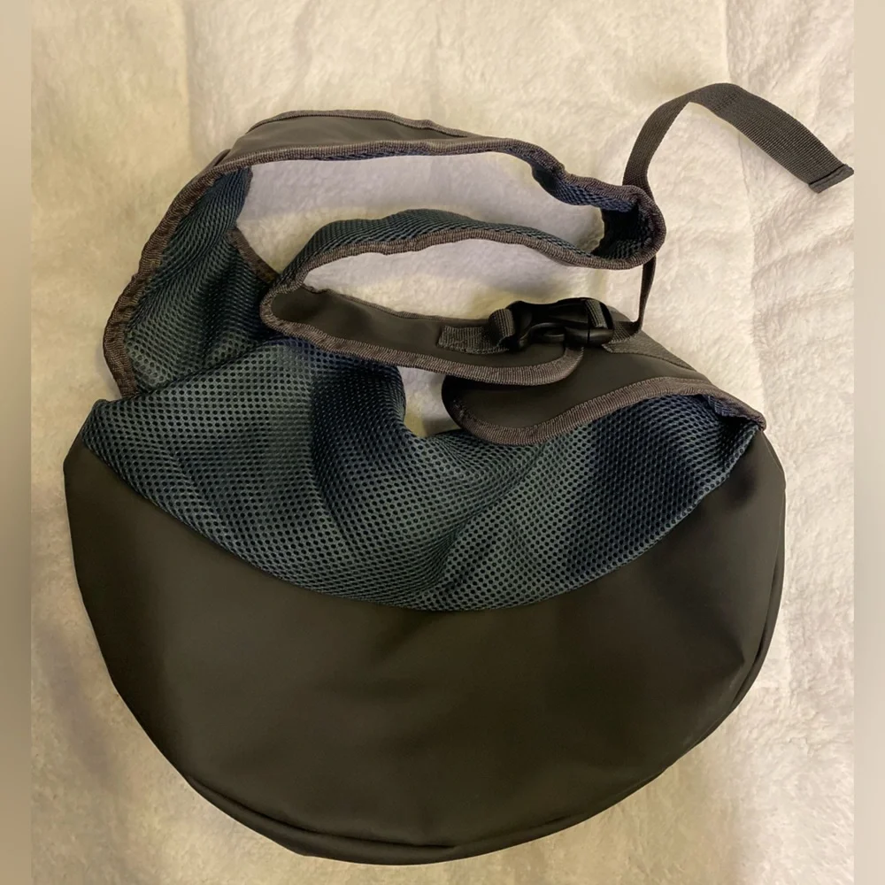 Breathable Mesh Travel Safe Sling Carrier For Dogs and Cats , Size Small, Black